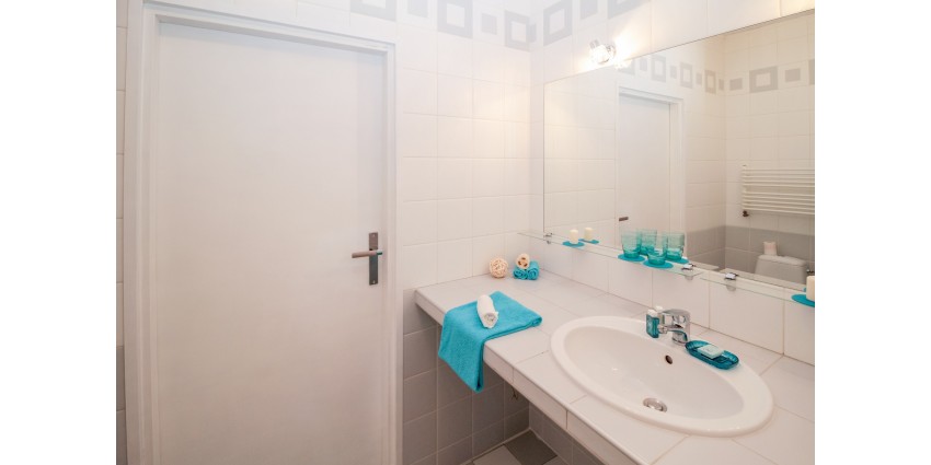 Zaparowane lustro w łazience - preparat przeciw parowaniu